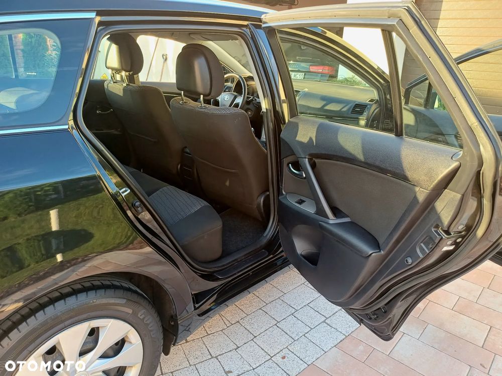 Toyota Avensis 1.8 Sol NAVI - 23