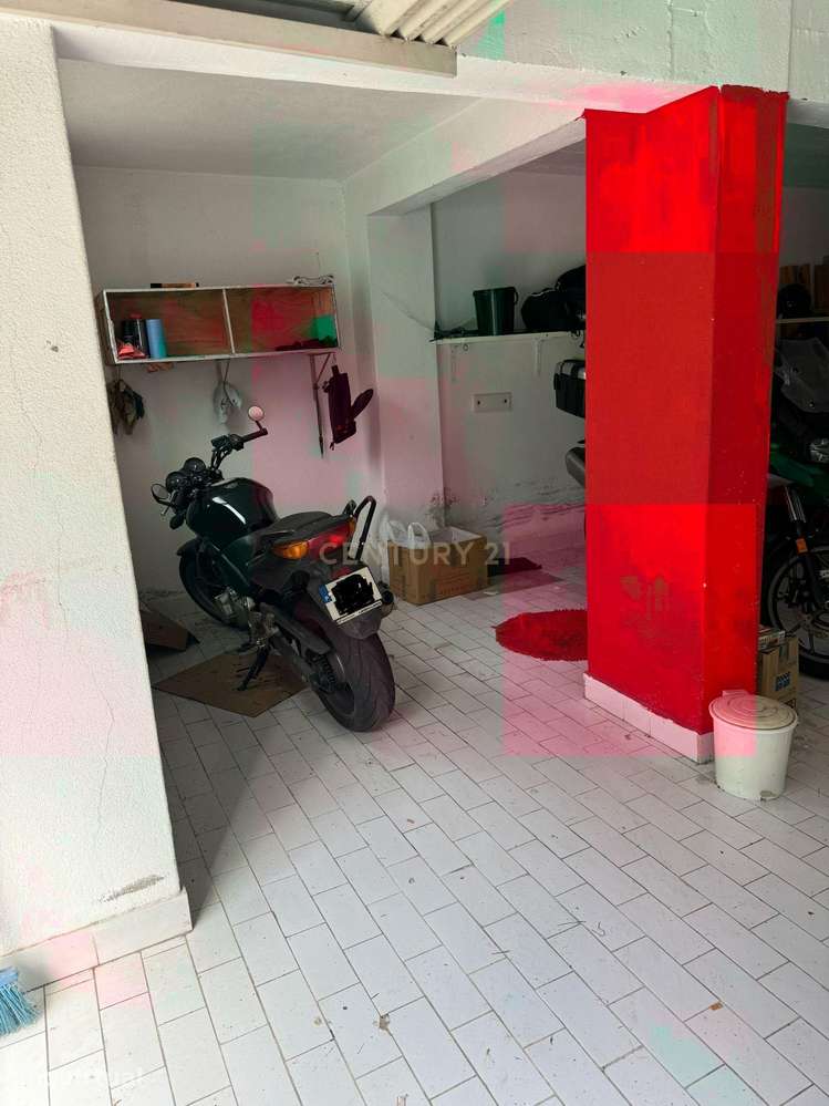 Garagem com 100 m² | WC | Água e Eletricidade  OPORTUNIDADE UNICA - Grande imagem: 3/6