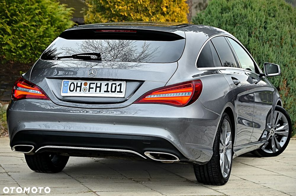 Mercedes-Benz CLA 200 7G-DCT UrbanStyle Edition - 3