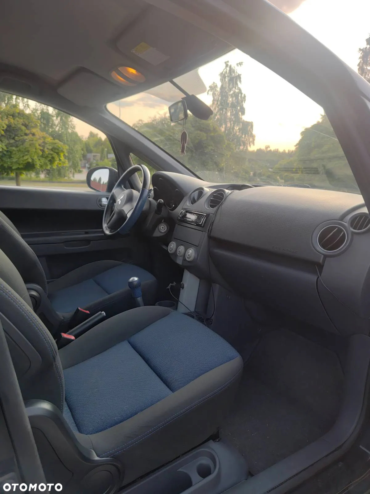 Mitsubishi Colt - 13