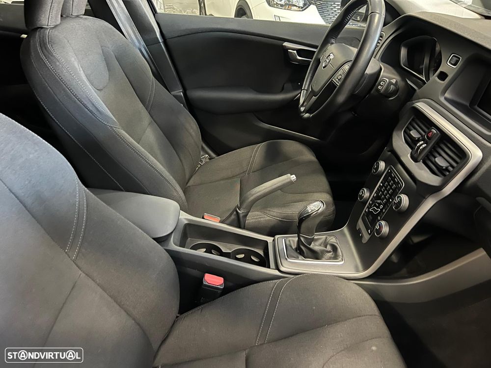 Volvo V40 T2 Kinetic - 23