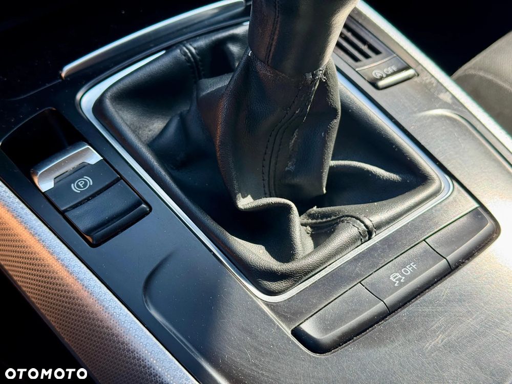 Audi A4 Avant 2.0 TDI e DPF S line Sportpaket - 31