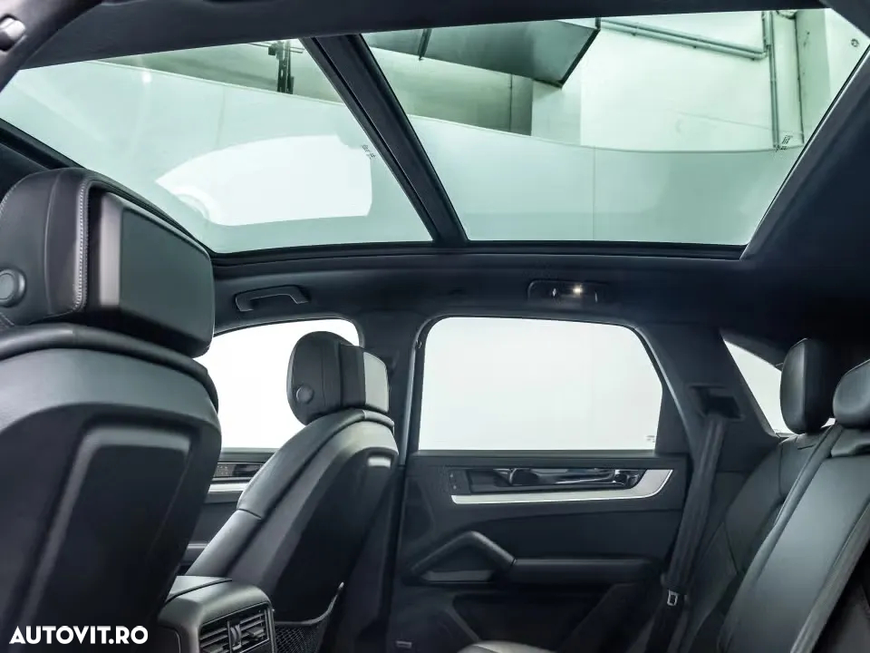 Porsche Cayenne - 22