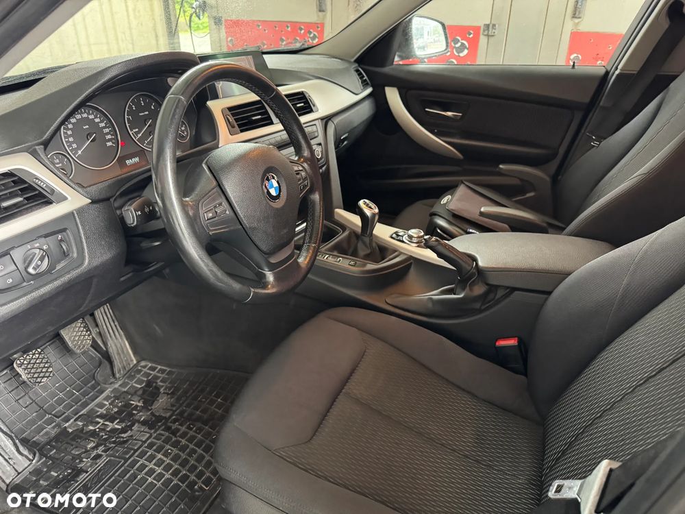 BMW Seria 3 318d - 8