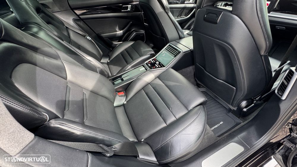 Porsche Panamera Sport Turismo Turbo - 30