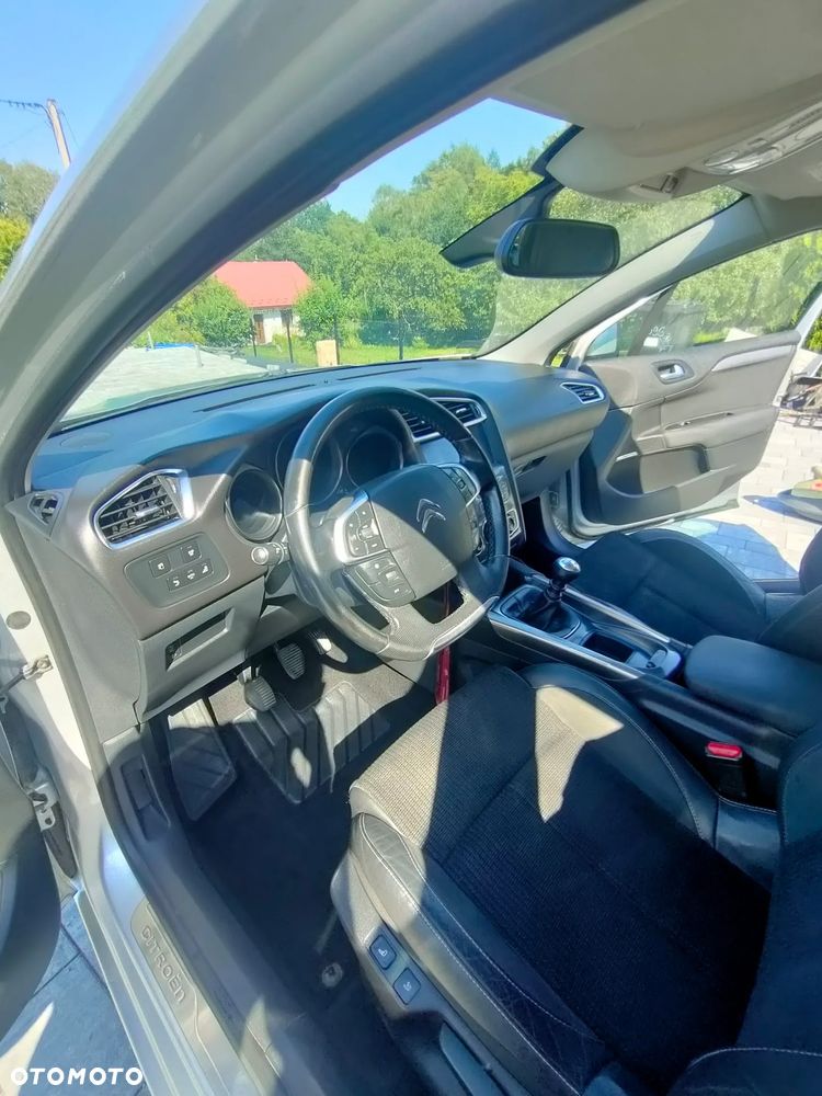 Citroën C4 e-HDi 115 Exclusive - 9