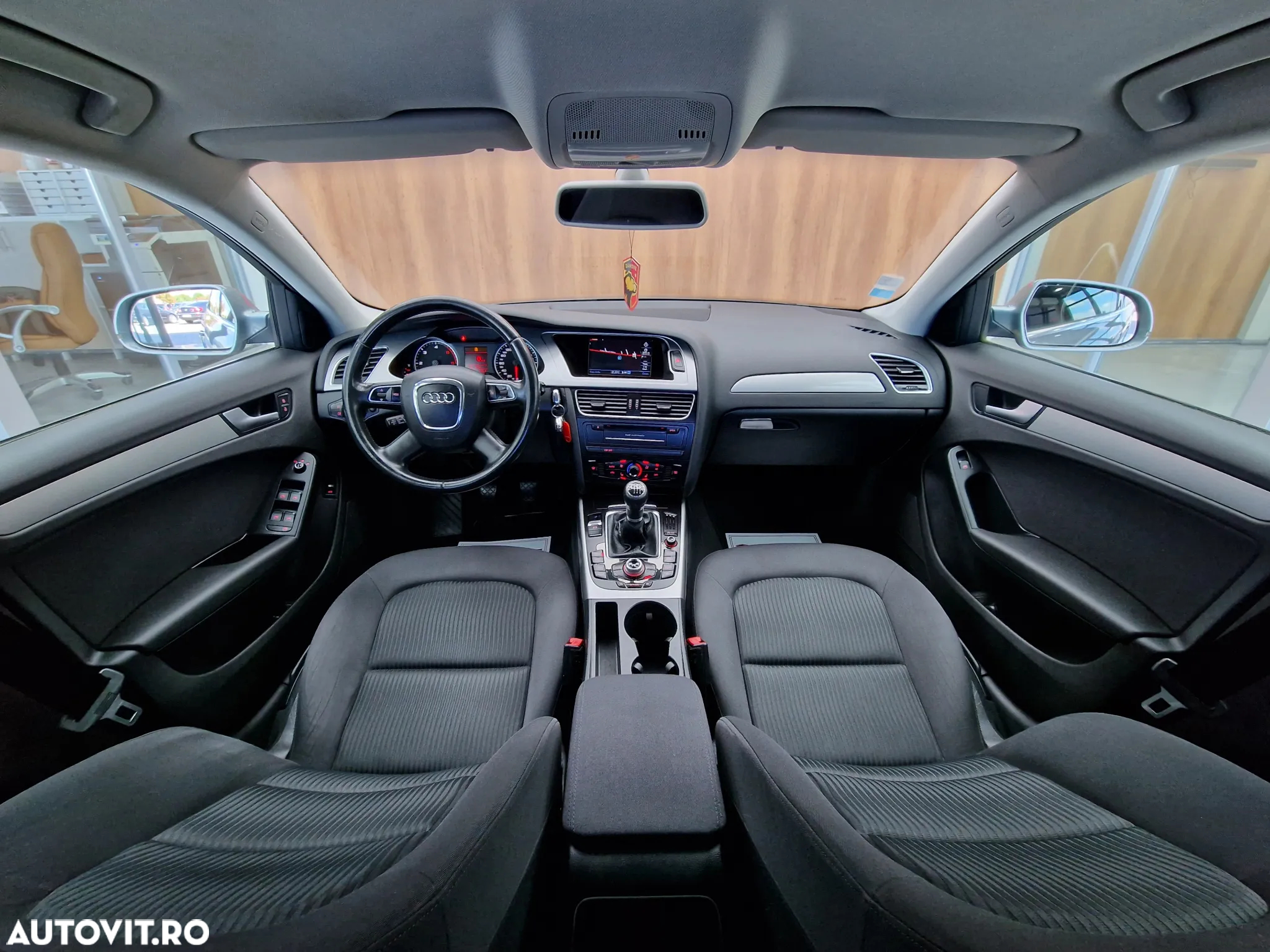 Audi A4 2.0 TDI B8 - 8