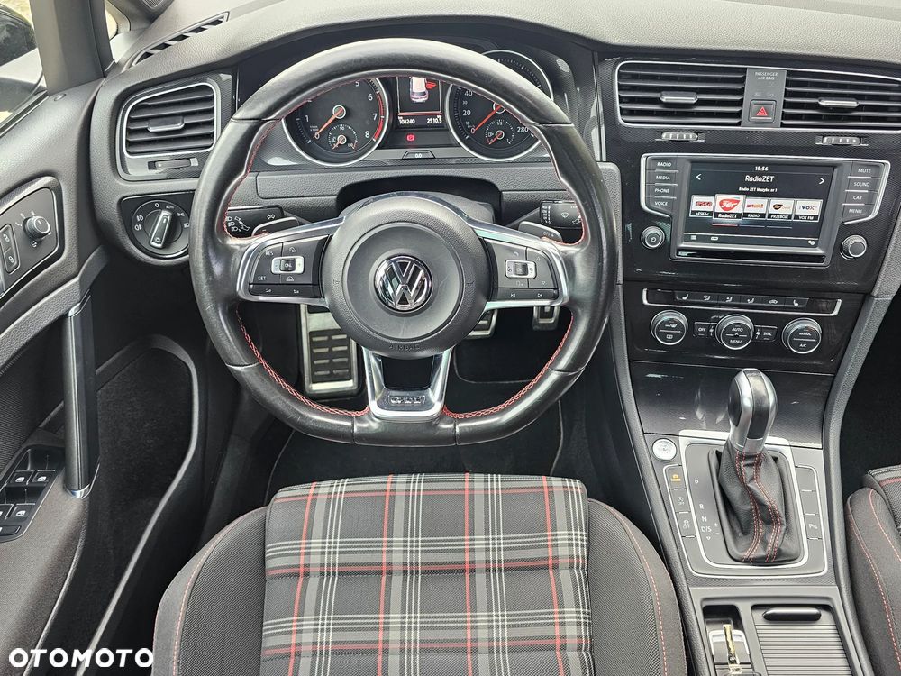 Volkswagen Golf - 9