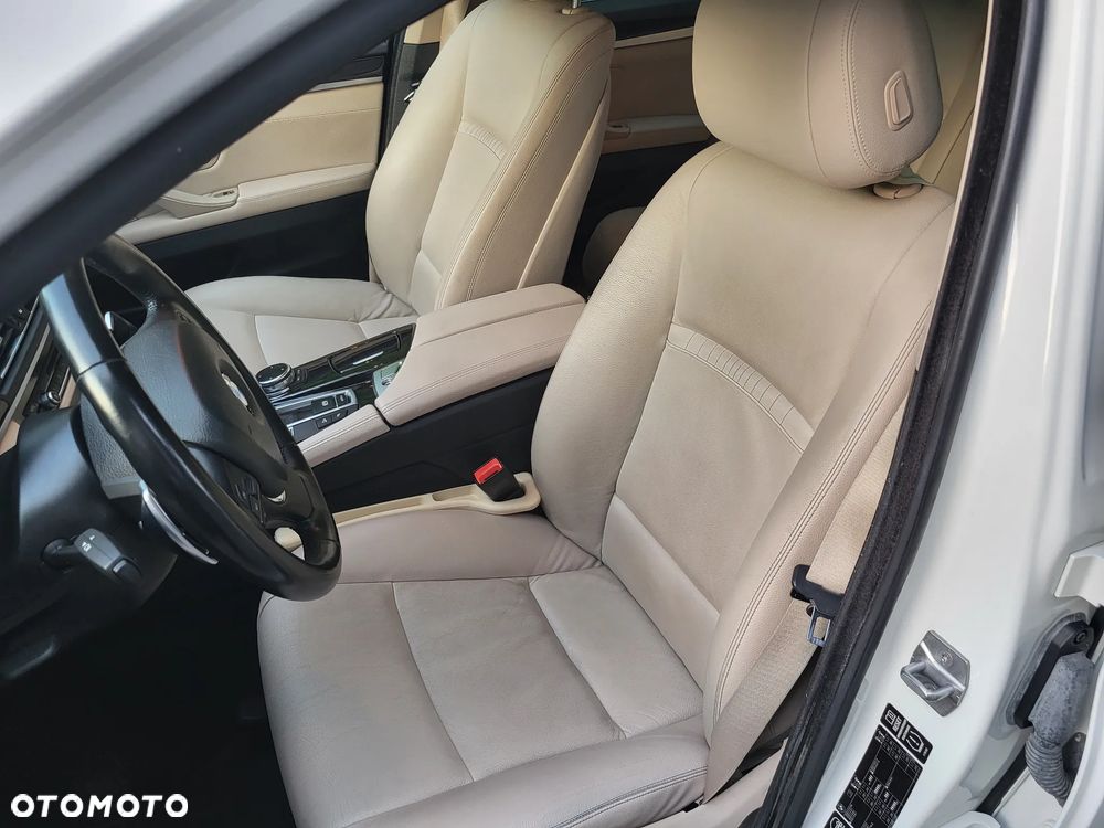 BMW Seria 5 528i xDrive Luxury Line - 19