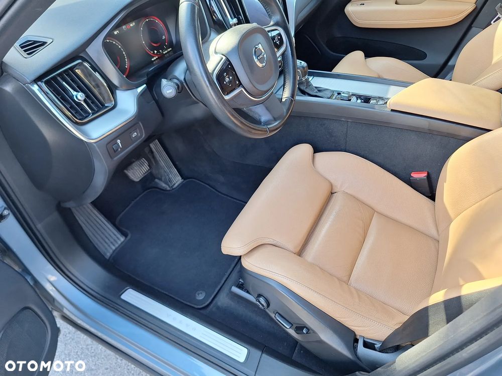 Volvo XC 60 D4 AWD Geartronic Inscription - 28