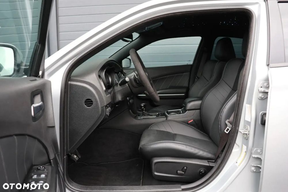 Dodge Charger 5.7 R/T - 10