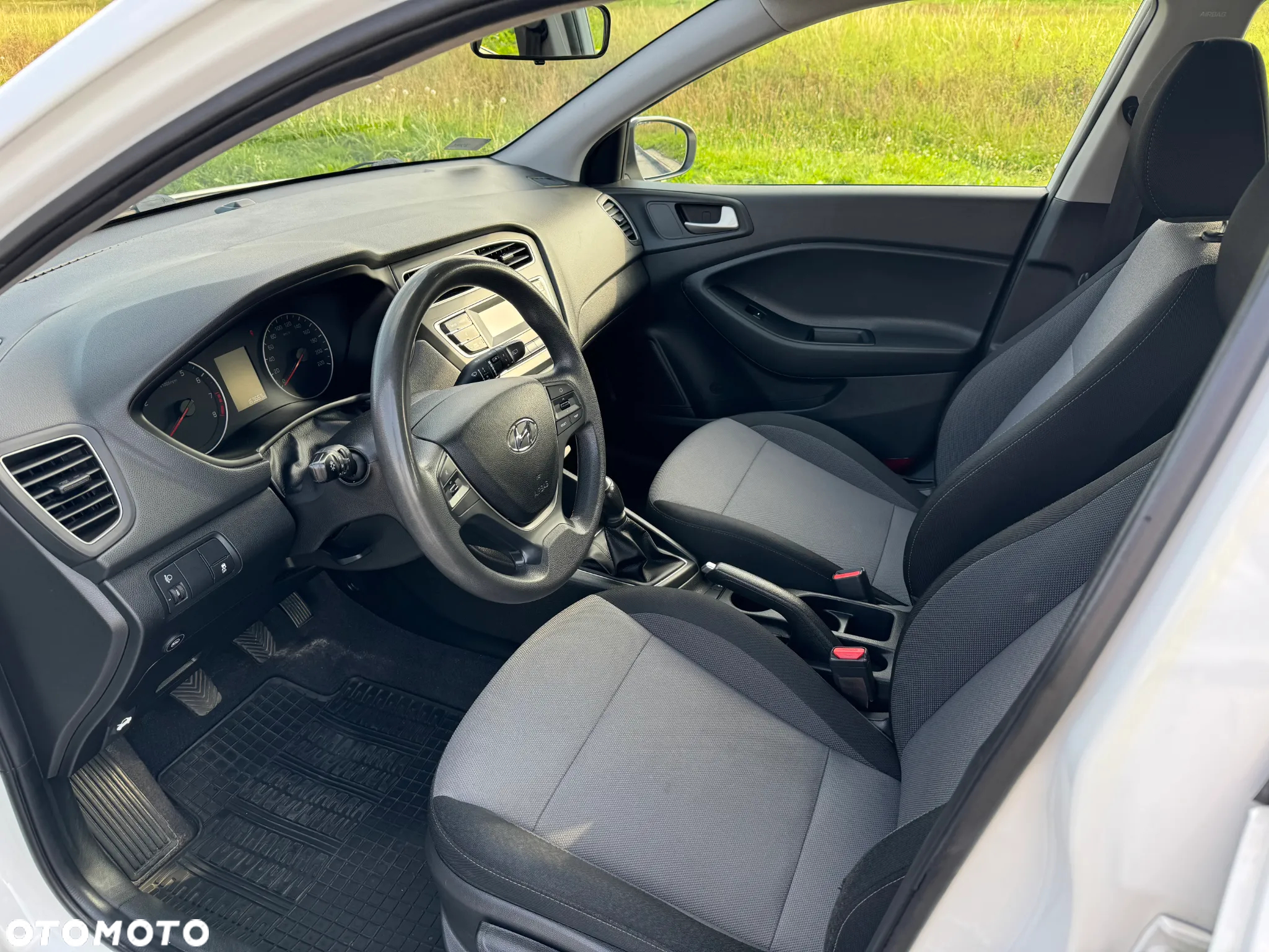 Hyundai i20 - 17