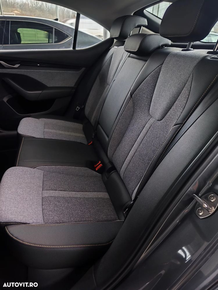 Skoda Octavia 1.5 TSI 115 CP Selection - 12