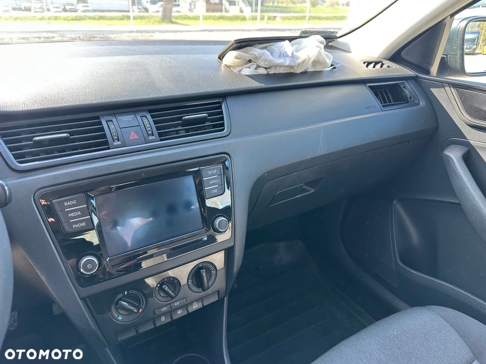 Skoda RAPID 1.0 TSI Active - 10