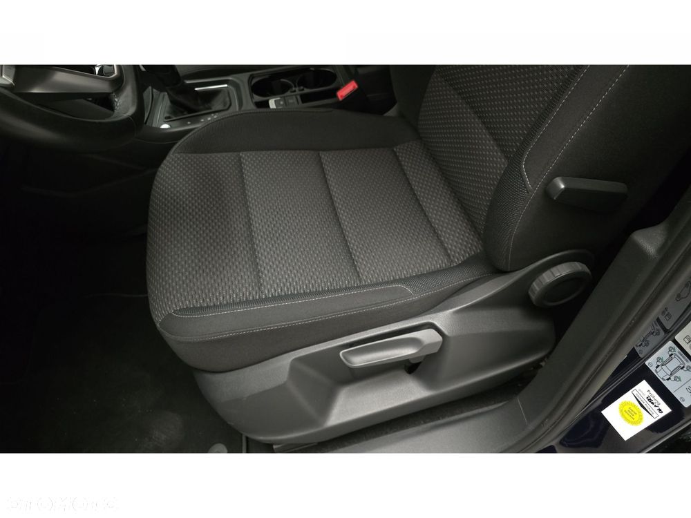 Volkswagen Touran - 19