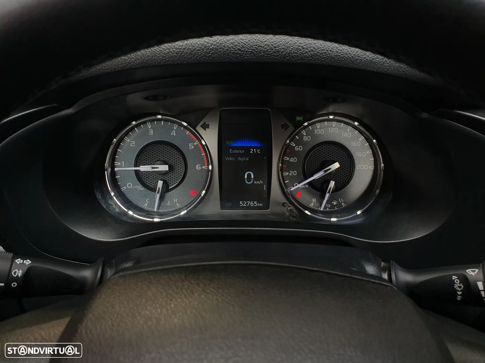 Toyota Hilux 2.4 D-4D 2WD CE CM - 8