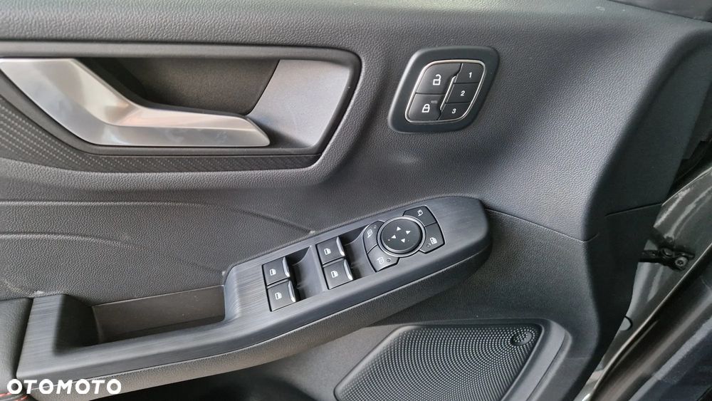 Ford Kuga 2.5P PHEV FWD ST-Line X - 11