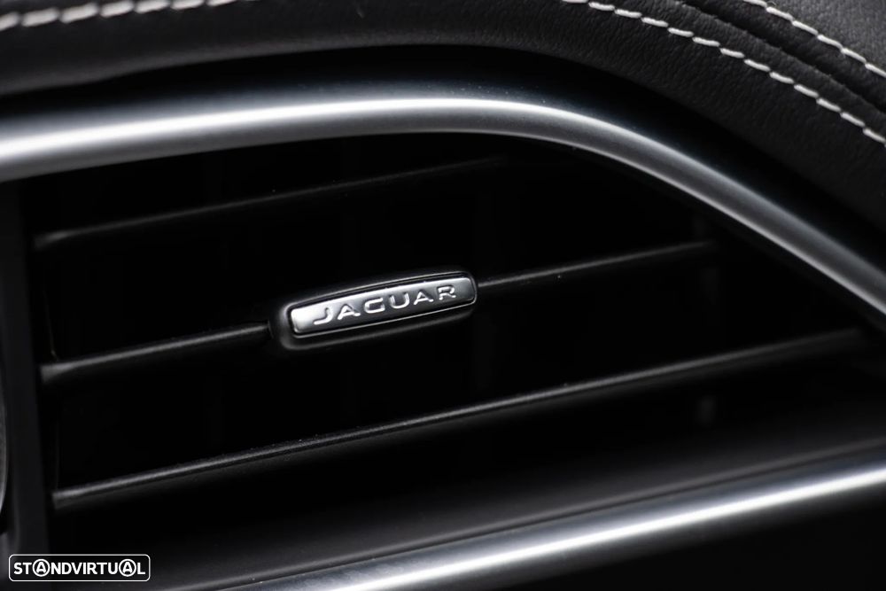 Jaguar XE 3.0 V6 S/C S - 41