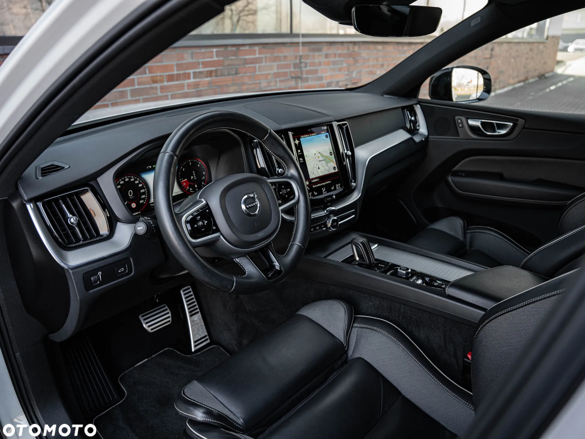 Volvo XC 60 B4 D Plus Dark - 21