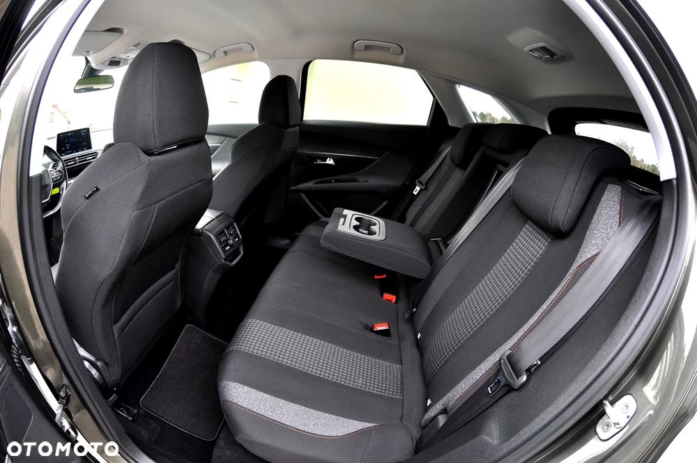 Peugeot 3008 1.2 PureTech Allure S&S - 19