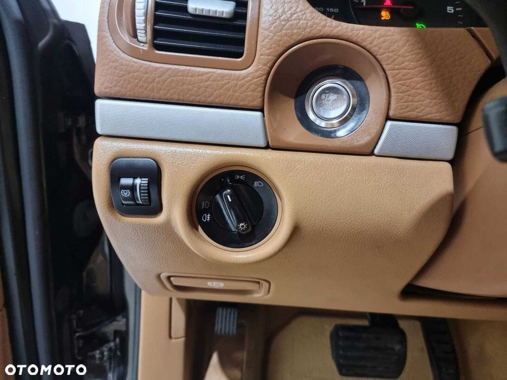 Porsche Cayenne - 25
