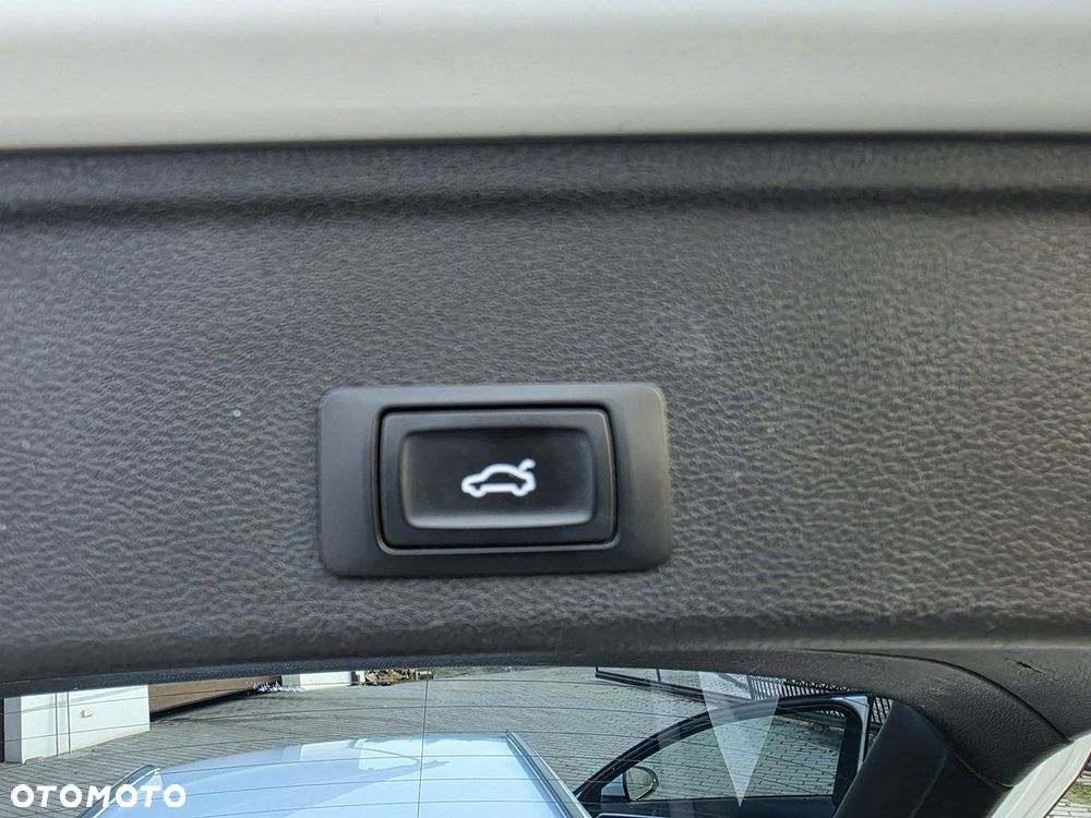 Audi A4 Avant 2.0 TDI DPF multitronic S line Sportpaket - 12