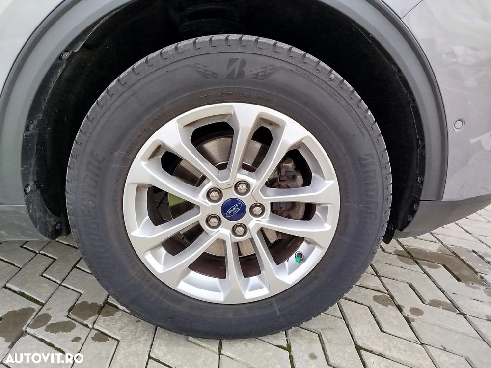 Ford Kuga - 4