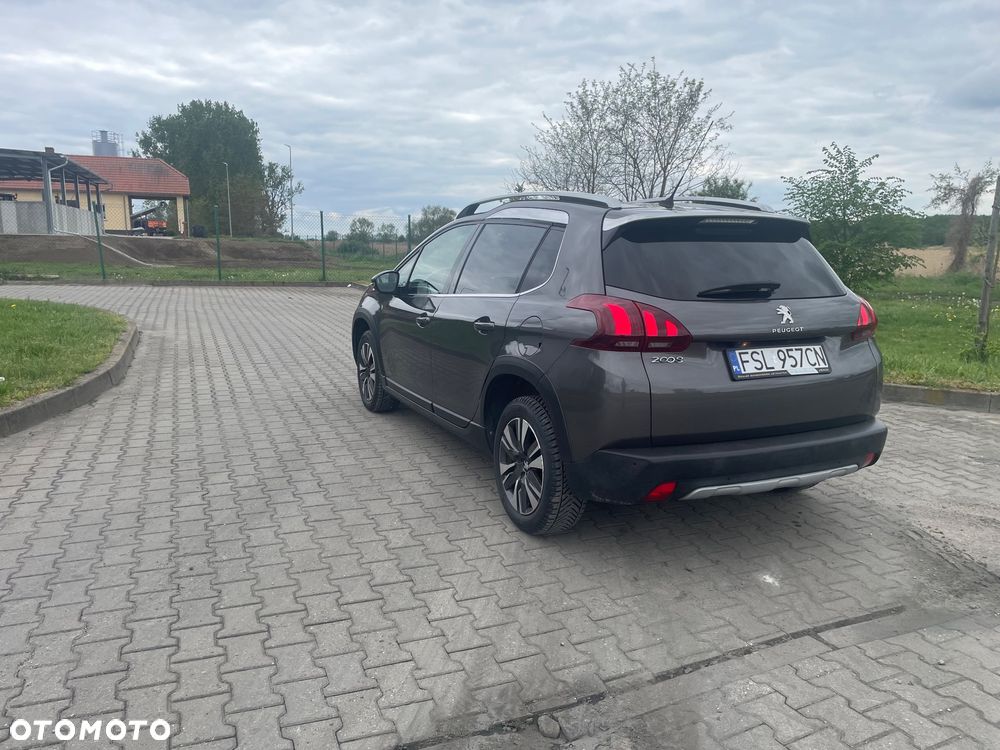Peugeot 2008 - 8