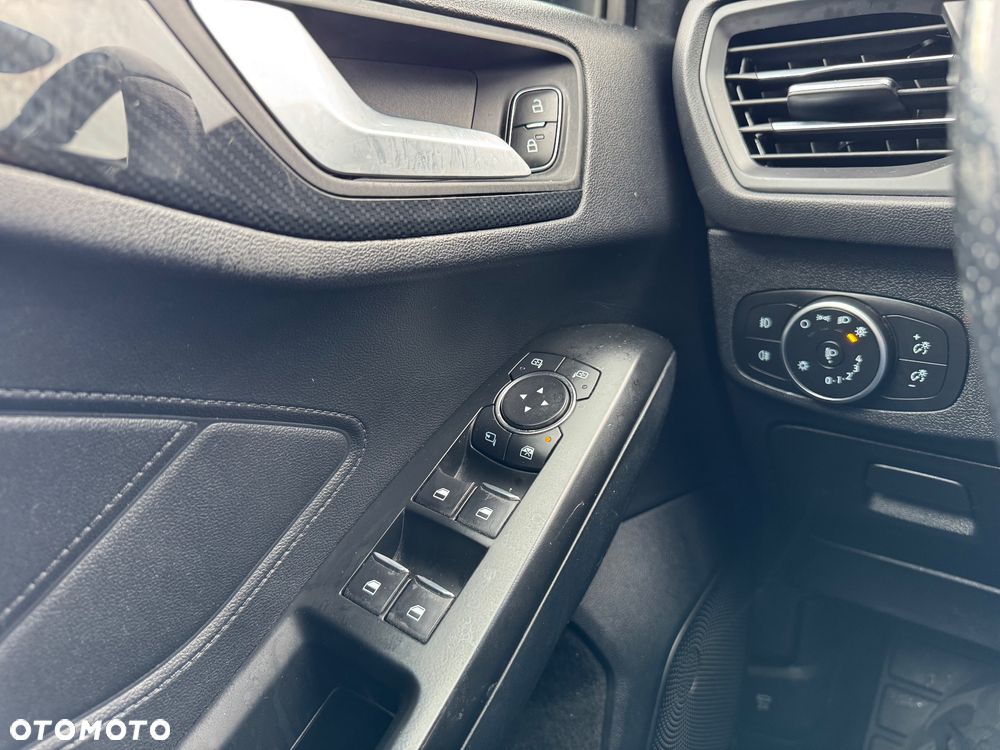 Ford Focus 1.5 EcoBlue Start-Stopp-System ST-LINE DESIGN - 21