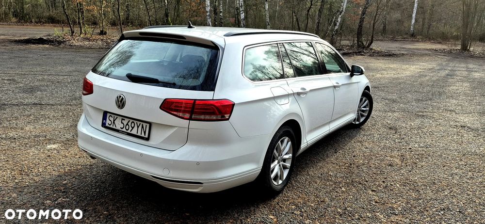 Volkswagen Passat - 4
