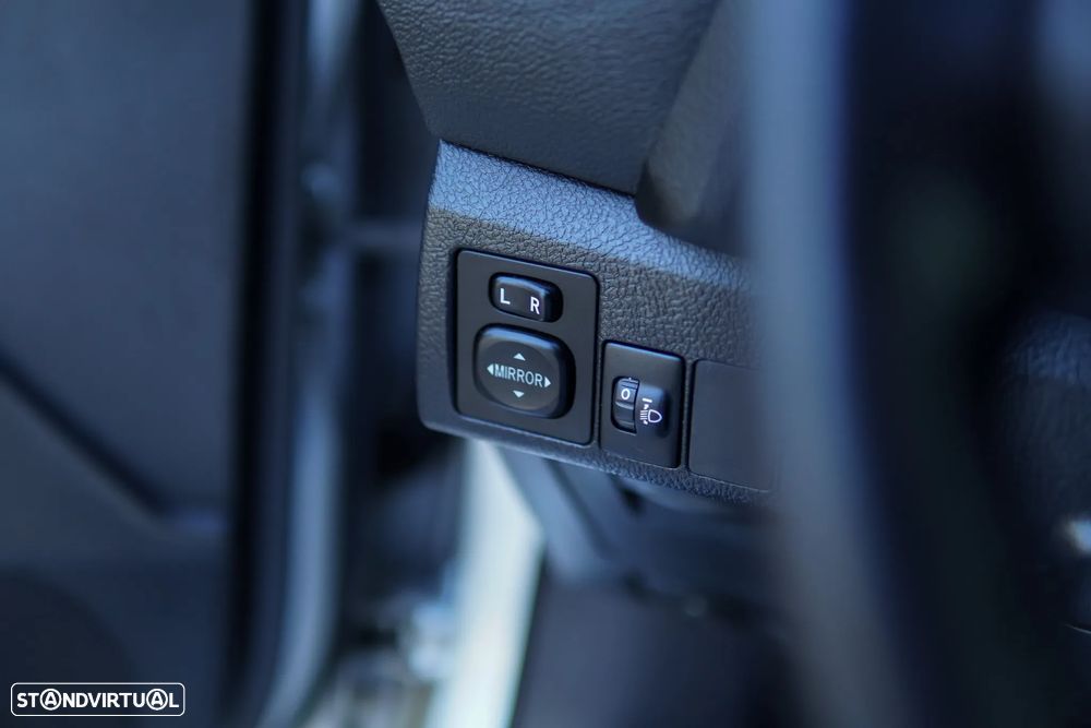 Toyota Auris 1.4 D-4D Exclusive+P.Sport - 29