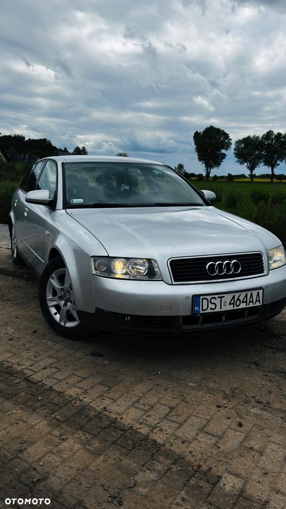 Audi A4 Avant - 1