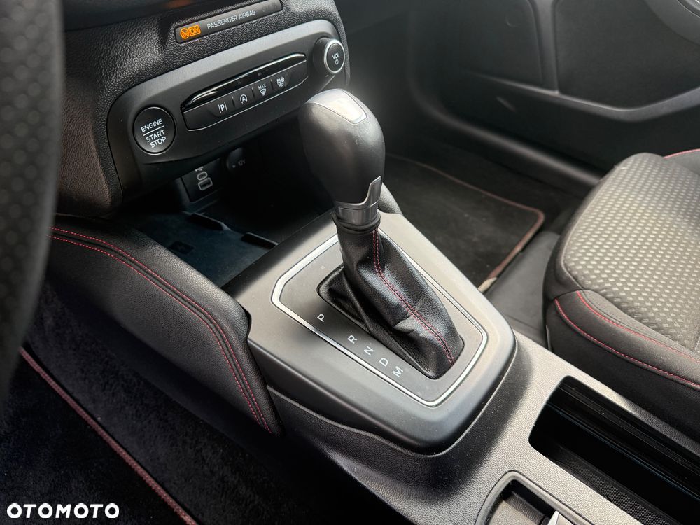 Ford Focus 1.0 EcoBoost Hybrid ST-LINE X - 20