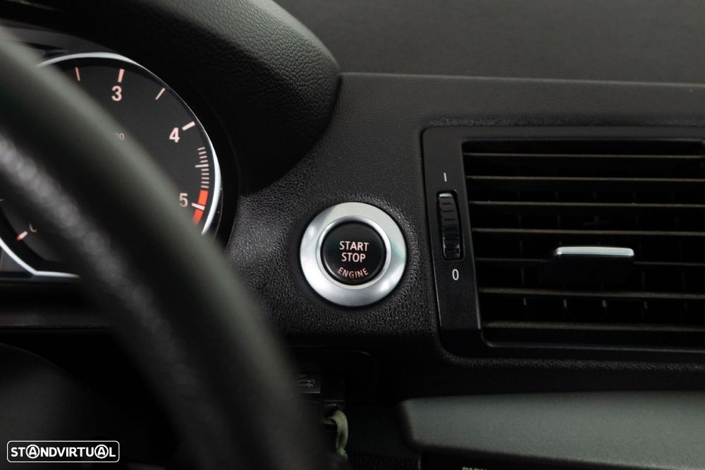 BMW 118 d Line Urban - 19