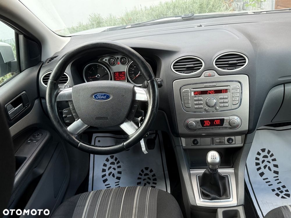 Ford Focus 1.6 16V Titanium - 6