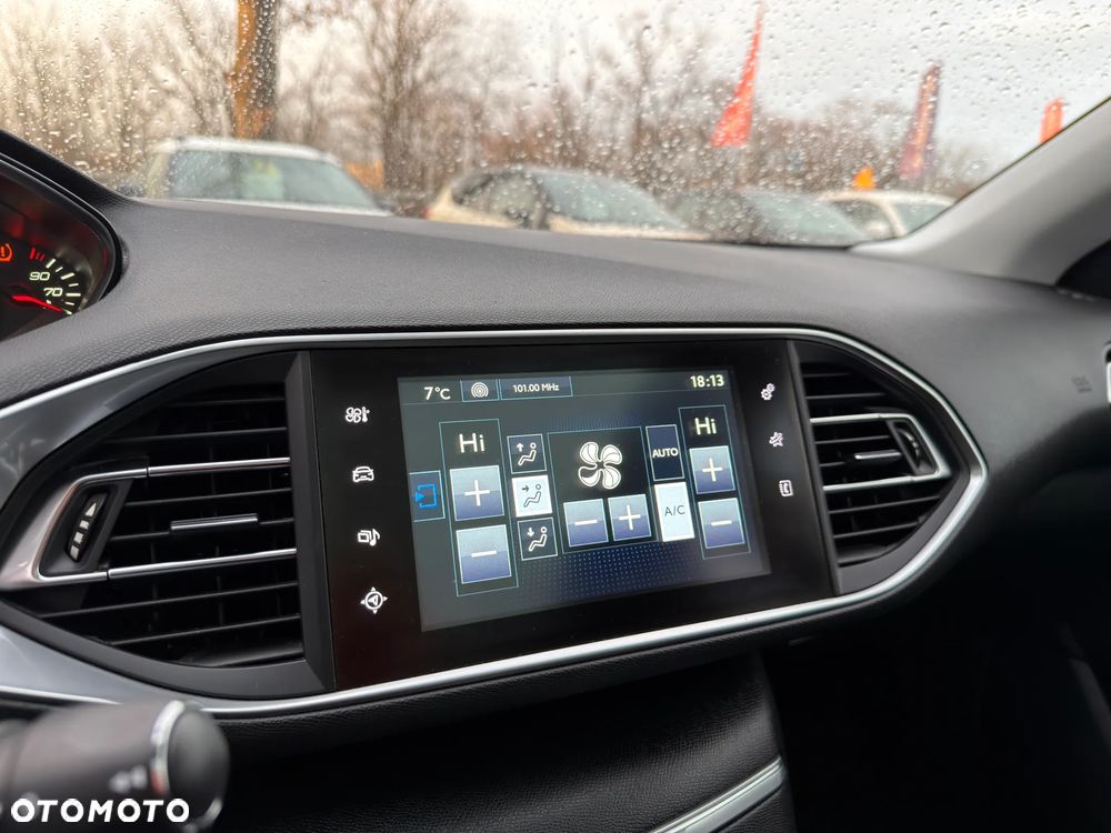 Peugeot 308 1.6 e-HDi Active S&S - 23