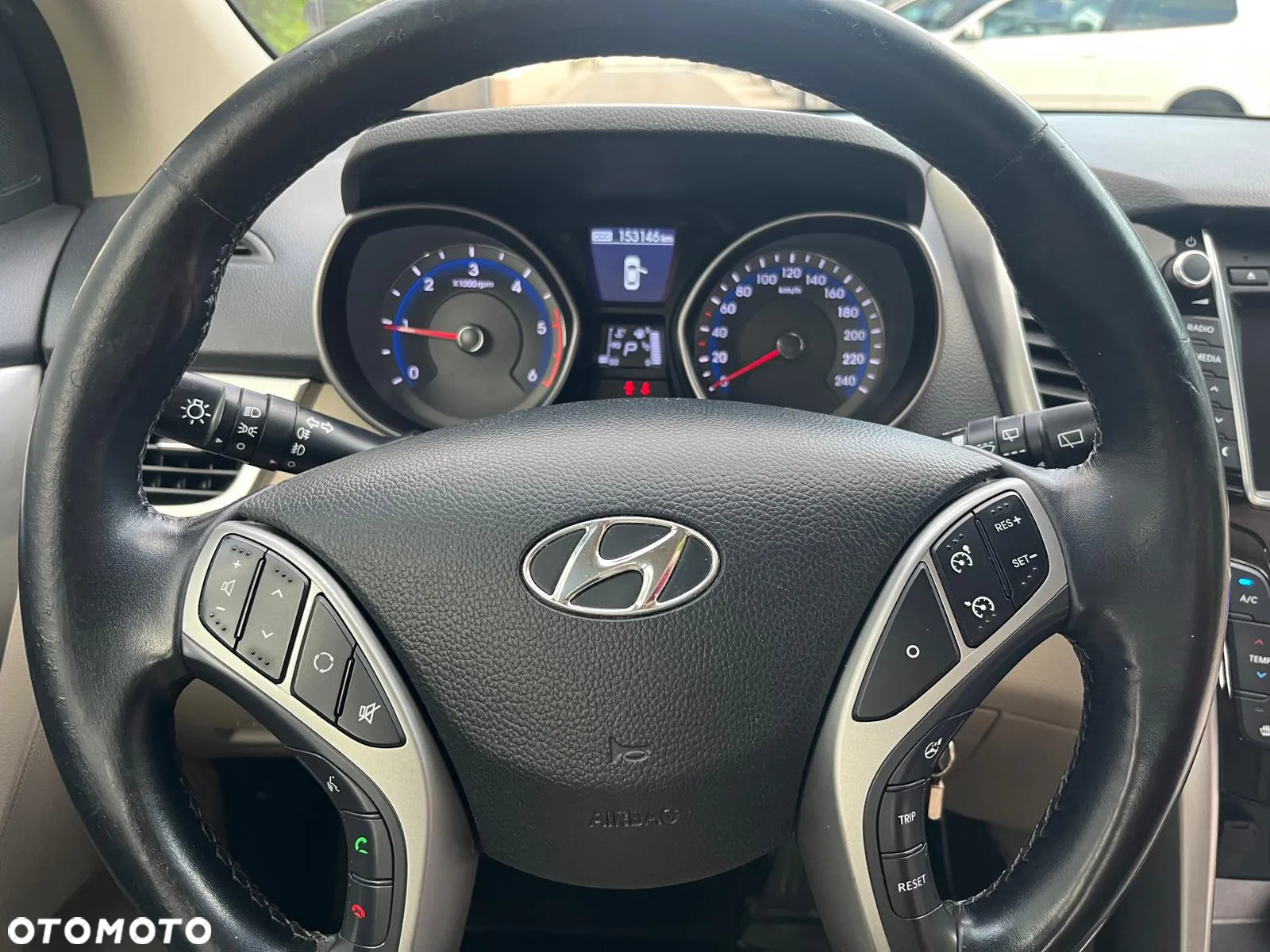 Hyundai i30 1.6 CRDi BlueDrive Comfort DCT - 13