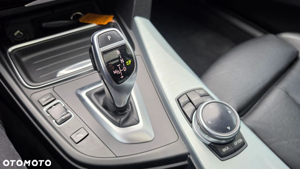 BMW Seria 3 335d xDrive Sport-Aut Sport Line - 23