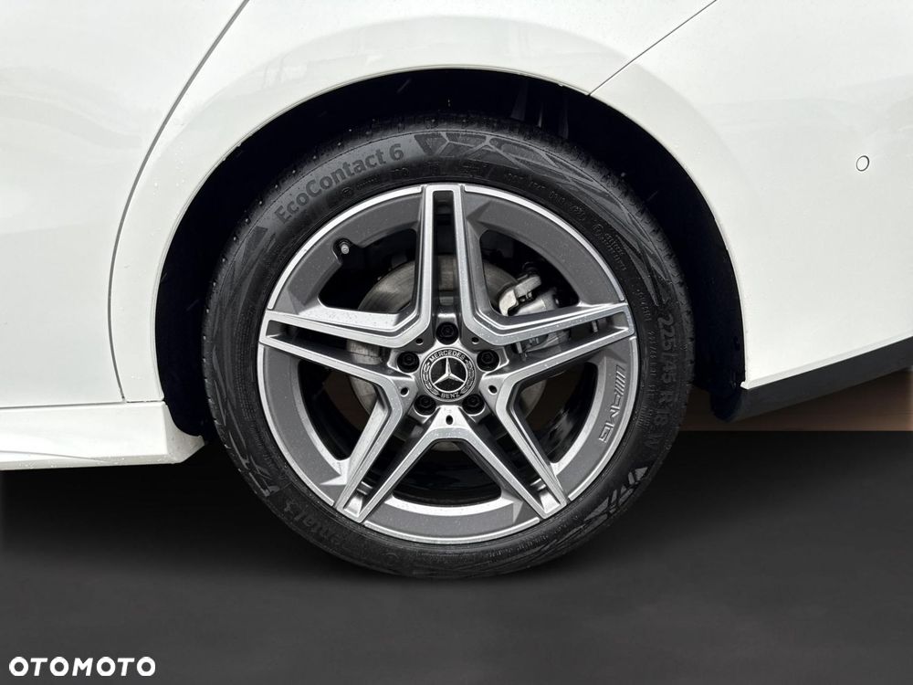 Mercedes-Benz CLA - 16