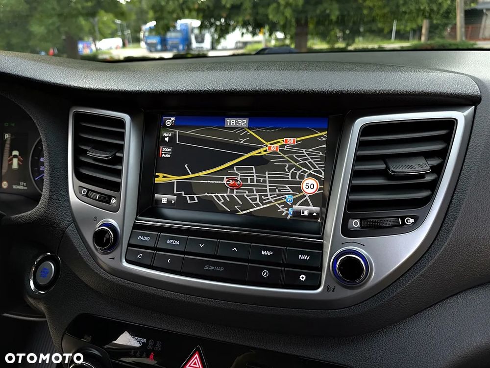 Hyundai Tucson 2.0 CRDI 4WD Automatik Premium - 29