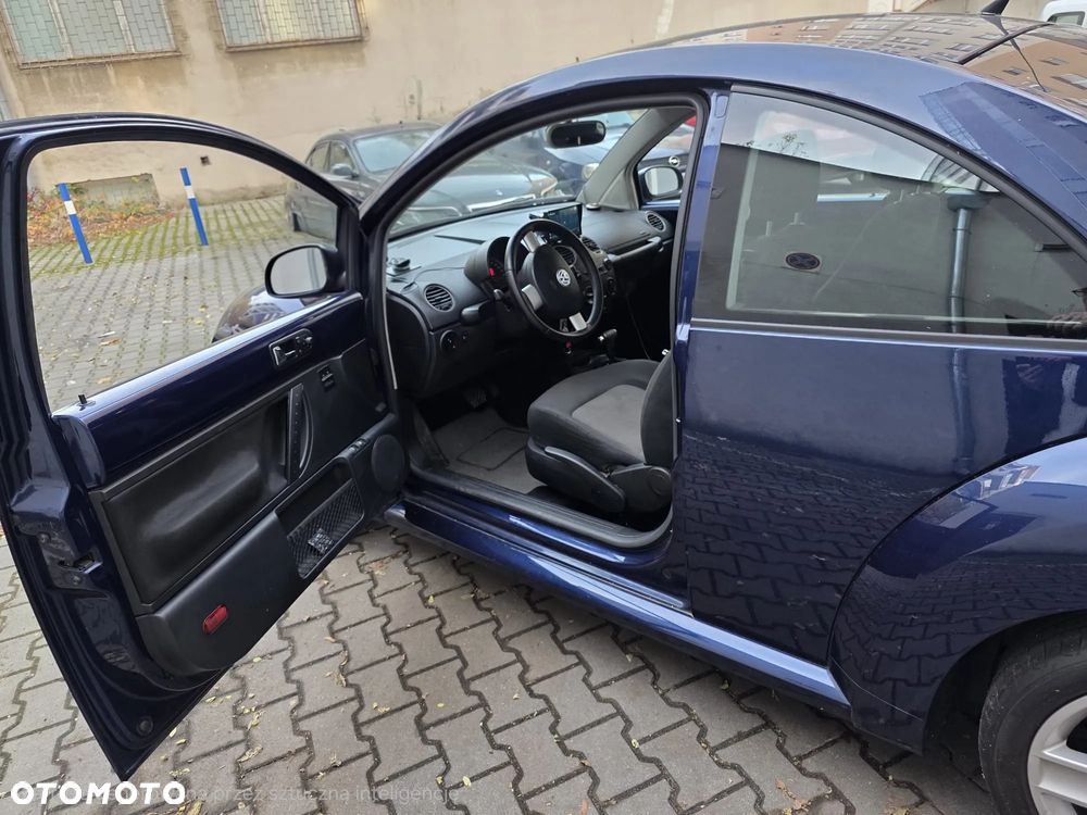 Volkswagen New Beetle - 2