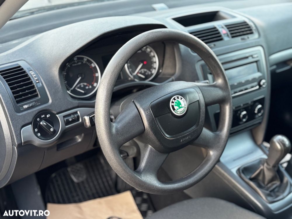 Skoda Octavia 1.4 Ambiente TSI - 10