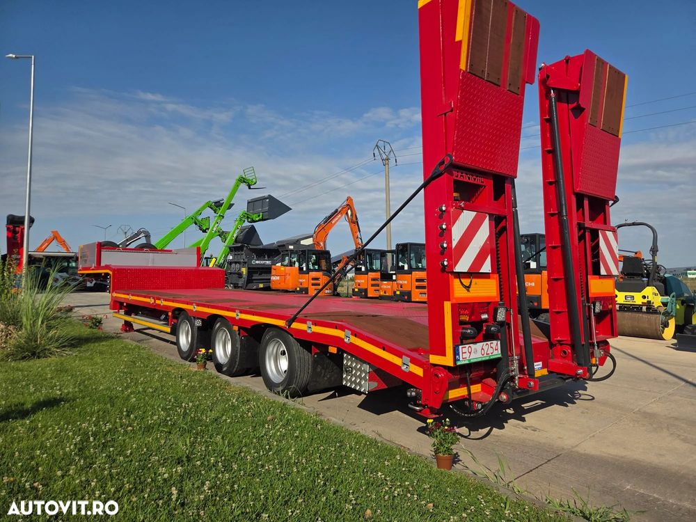 Janmil TRAILER 3 axe FULL OPTION-NOU, 2026, rampe DUBLE, lemne pt extensii latime la 3m, 2 roti rezerva, axe SAF, anv Goodyear, TROLIIU, cutie depozitare, obloane pe gatul de lebada, Carte identitate RAR, Podea rabatabila, posibil leasing-PROMOTIE 58.900eur - 2