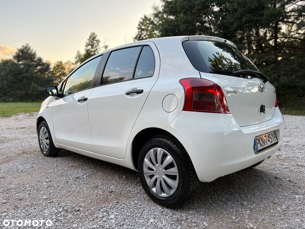 Toyota Yaris 1.0 Luna - 4