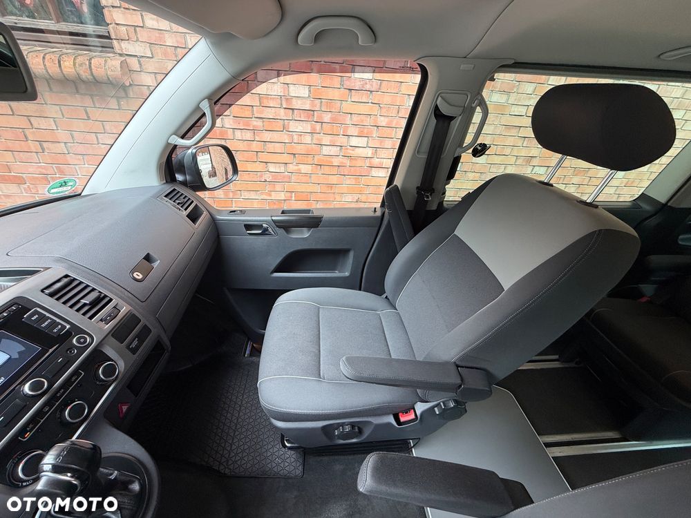 Volkswagen Multivan - 22