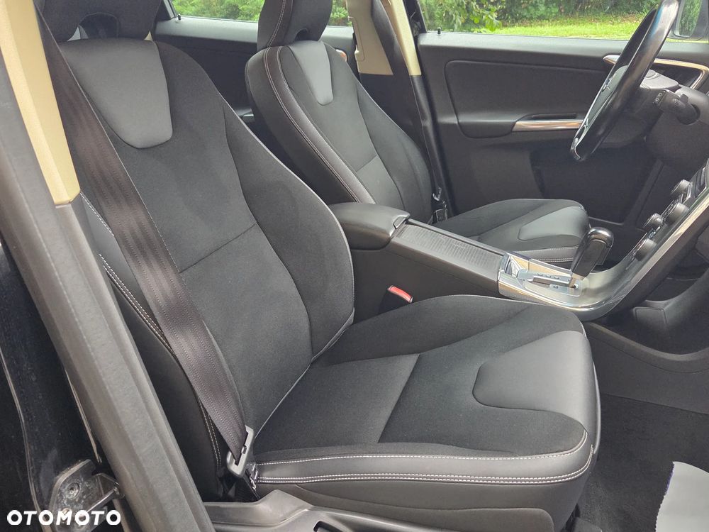 Volvo XC 60 D4 Geartronic Momentum - 31