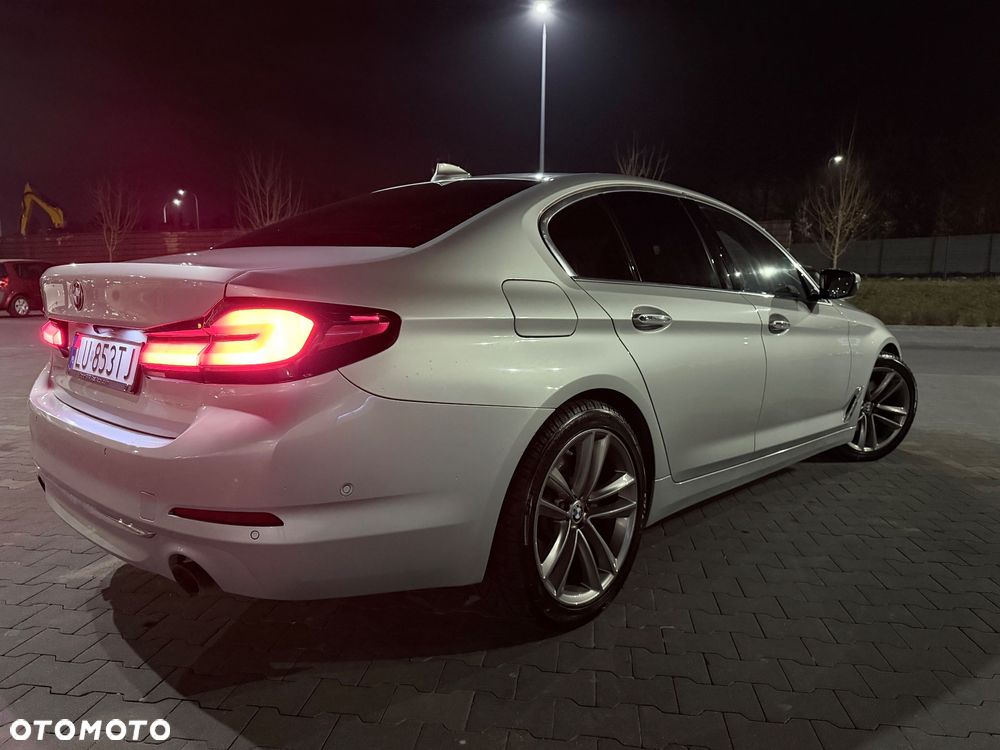 BMW Seria 5 530i xDrive GPF Sport Line sport - 5