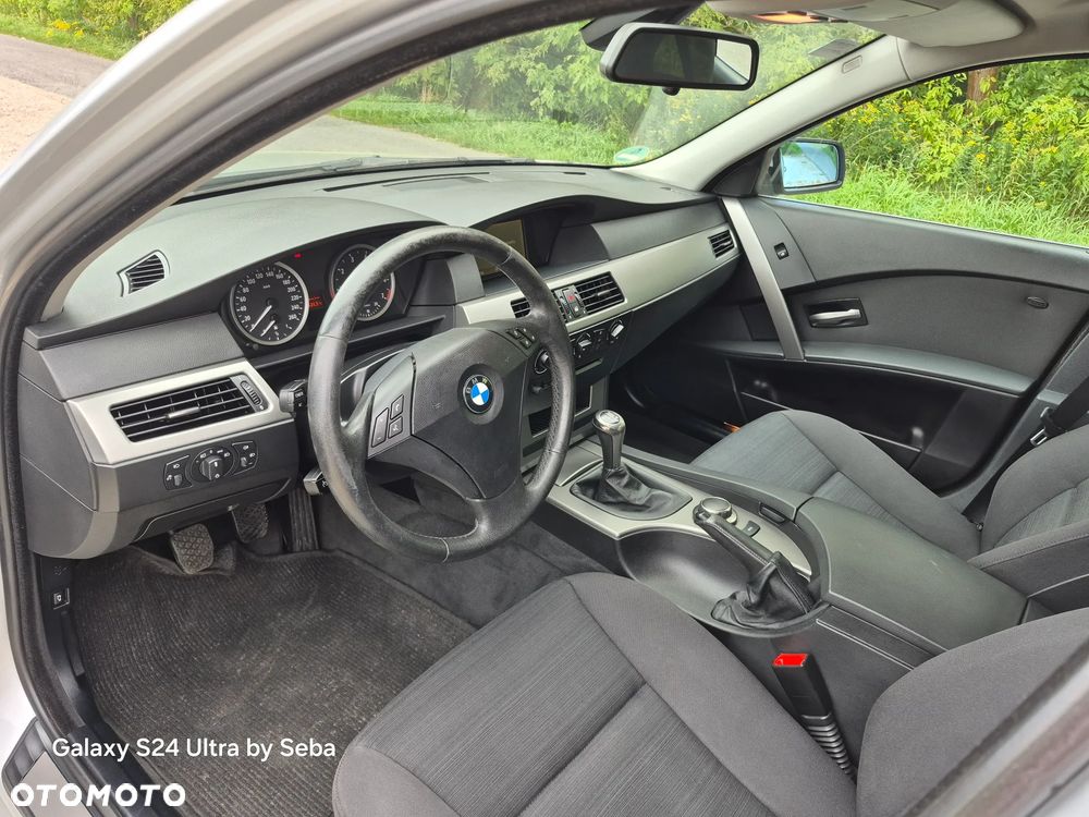 BMW Seria 5 523i - 10