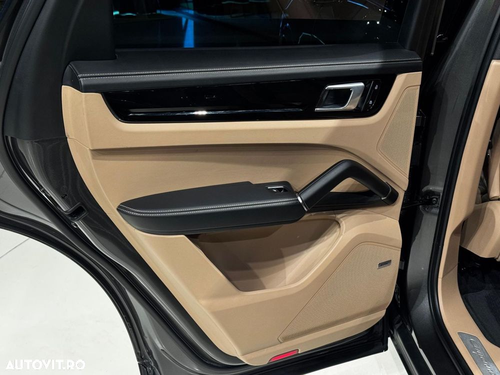 Porsche Cayenne Standard - 23
