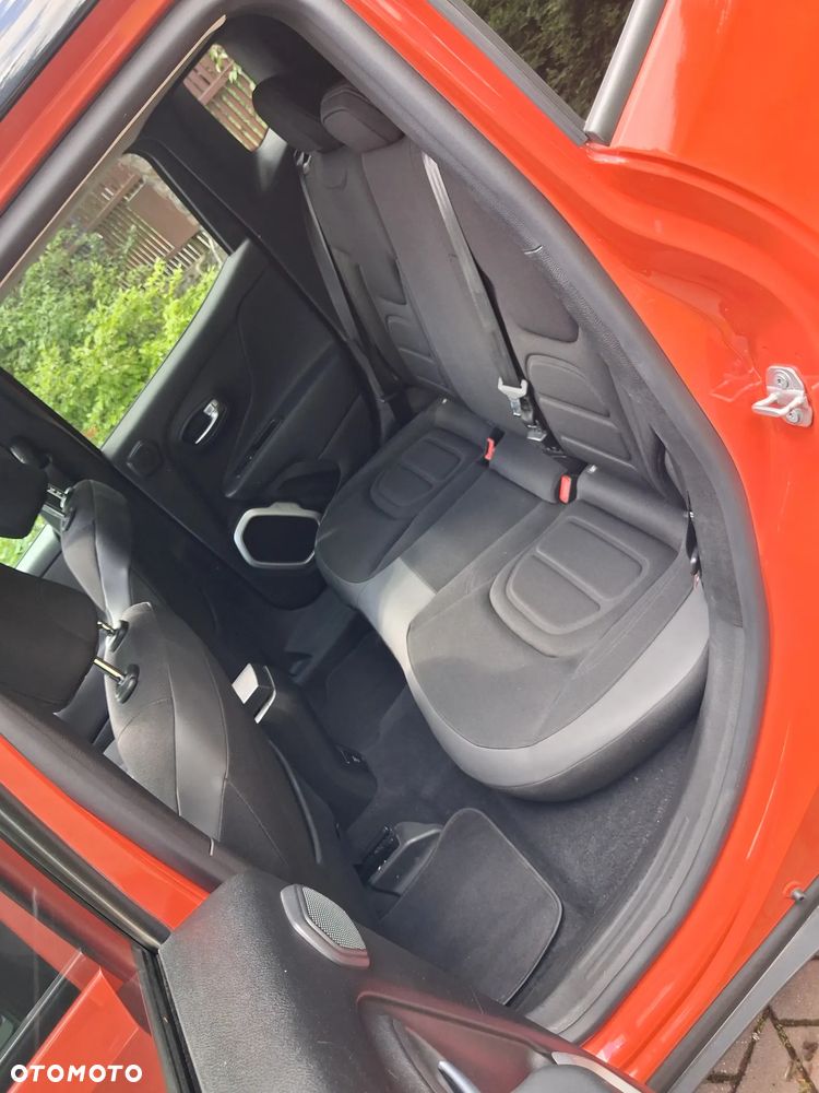 Jeep Renegade - 16